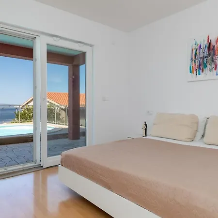 With A Swimming Pool Stanici, - 2800 Apartament Omiš