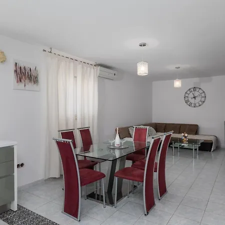 Apartament With A Swimming Pool Stanici, - 2800